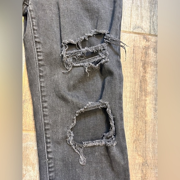 Madewell The Momjean in Raney Wash Knee-Rip Edition Size 27 Black Mom Jean - Picture 10 of 12